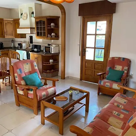 Playa, Jardin Y Piscina En Cabo Udra Feriehus *