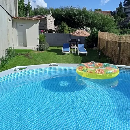 Playa, Jardin Y Piscina En Cabo Udra Pontevedra